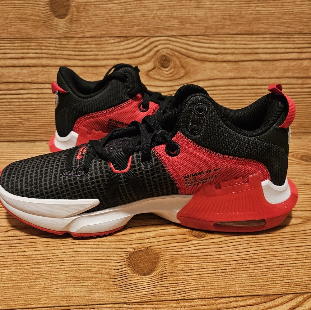 Nike Lebron Witness 7 Shoes Red Black size 10.5 NWOB - Picture 4 of 9